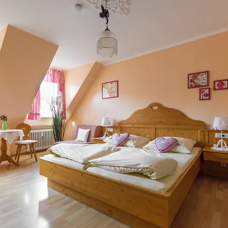 Monaco Hotel München