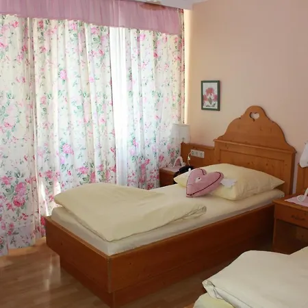 Отель Monaco 3*